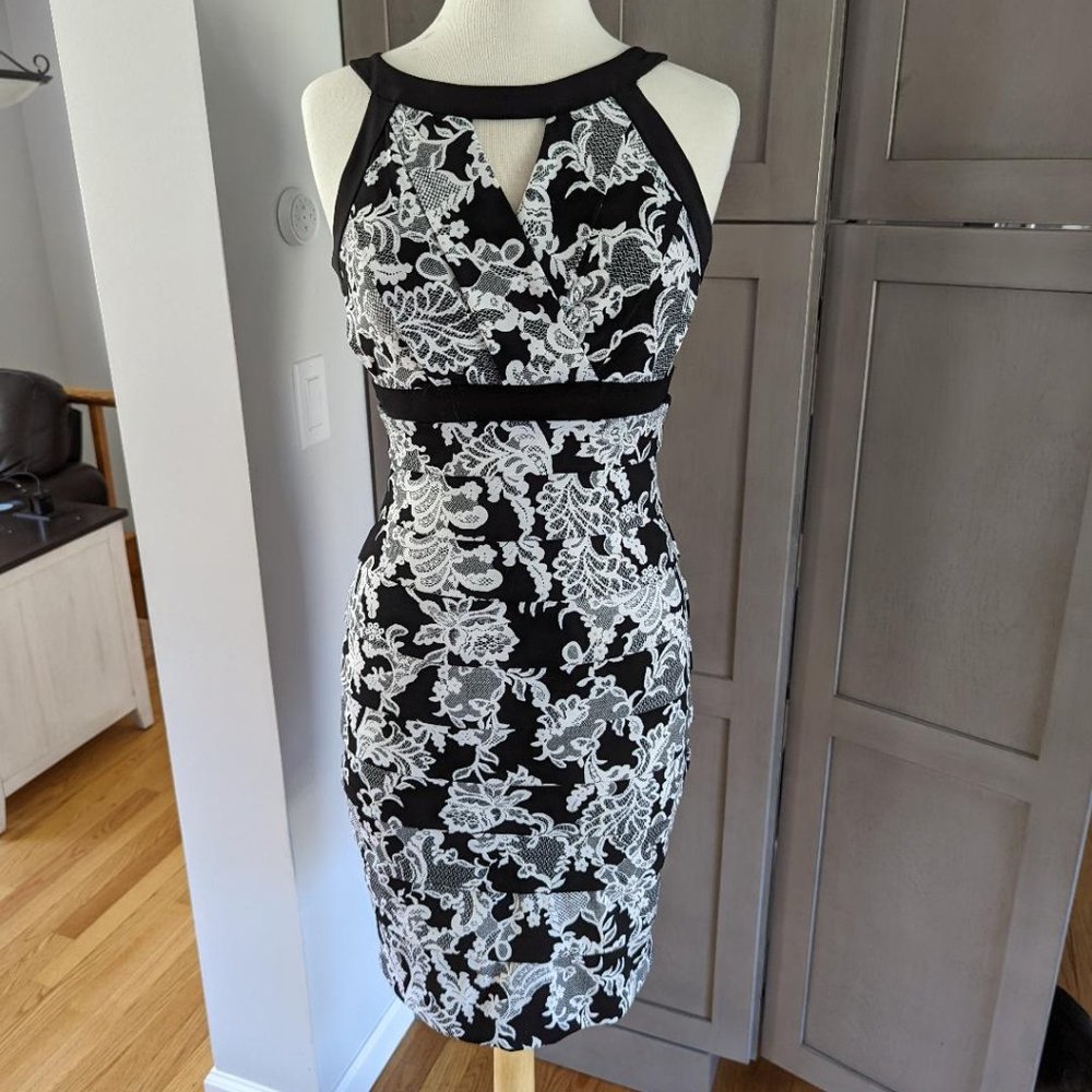 White House Black Market - Banded Midi Floral Dress - Size 6